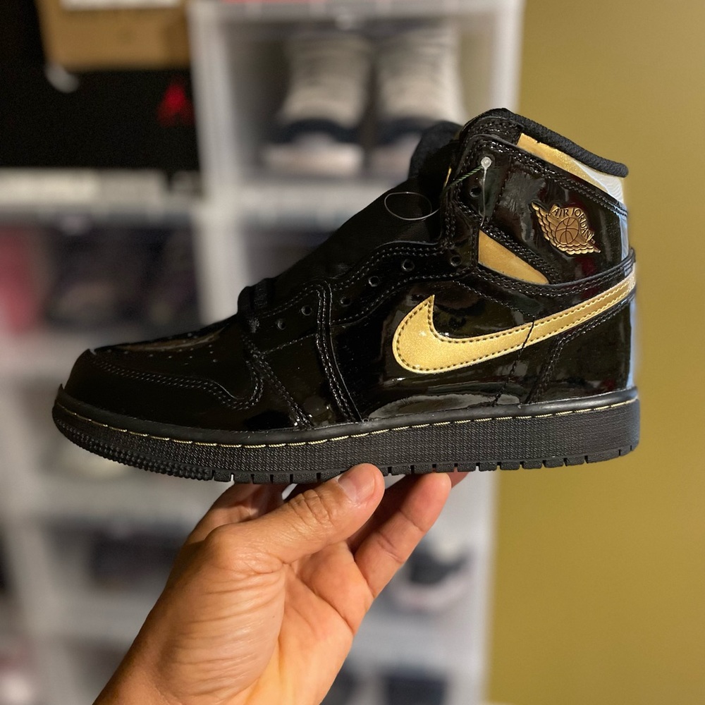 Air Jordan 1 Black Metallic Gold
